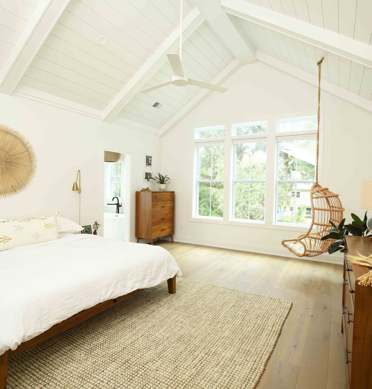 Master Suite - Luxurious master bedroom retreat